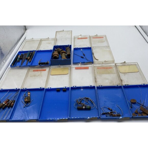Vintage Carbon Comp Resistors Capacitors Electronics Mixed Lot in Storage Cases - Picture 11 of 16